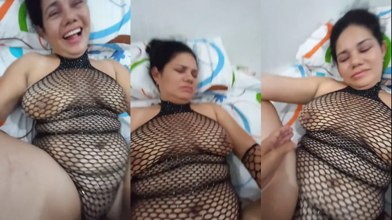 Mamando Acostada Una Rica Y Deliciosa Polla