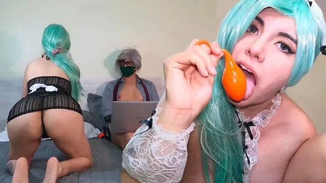Me Culeo A Mi Sirvienta Con El Juguete Sexual Que Le Regalé