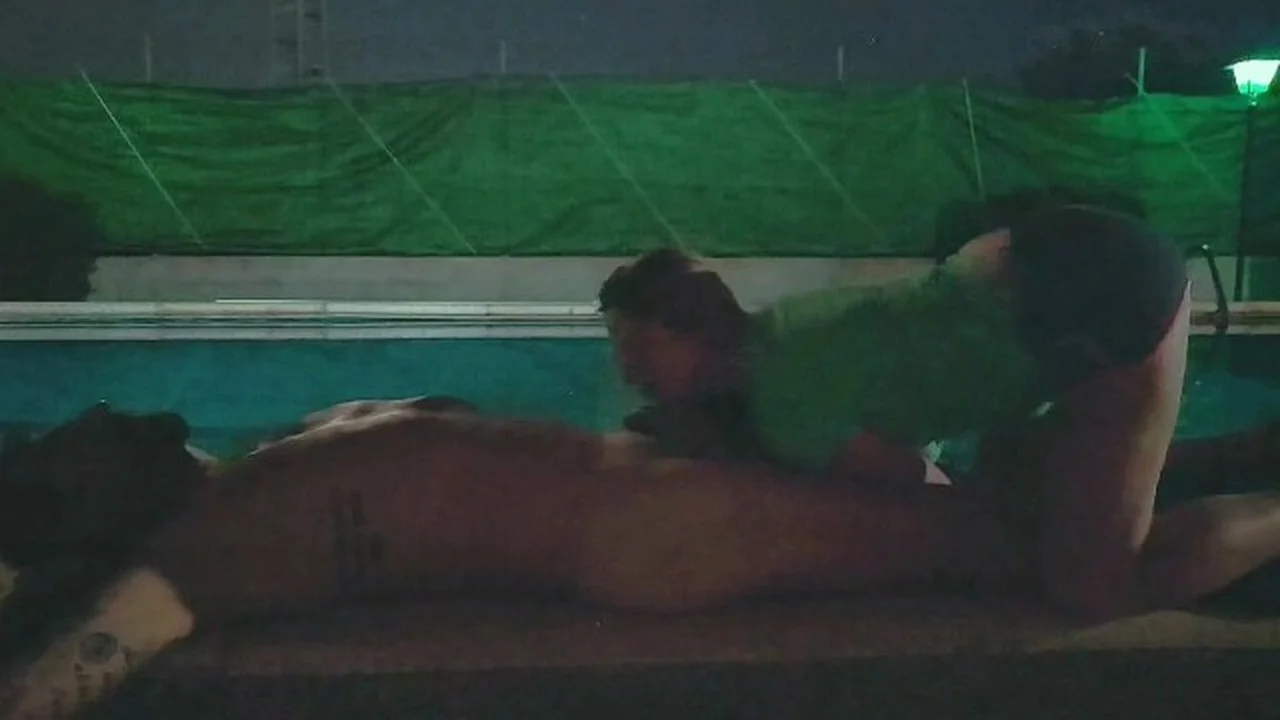 Mamada En La Piscina