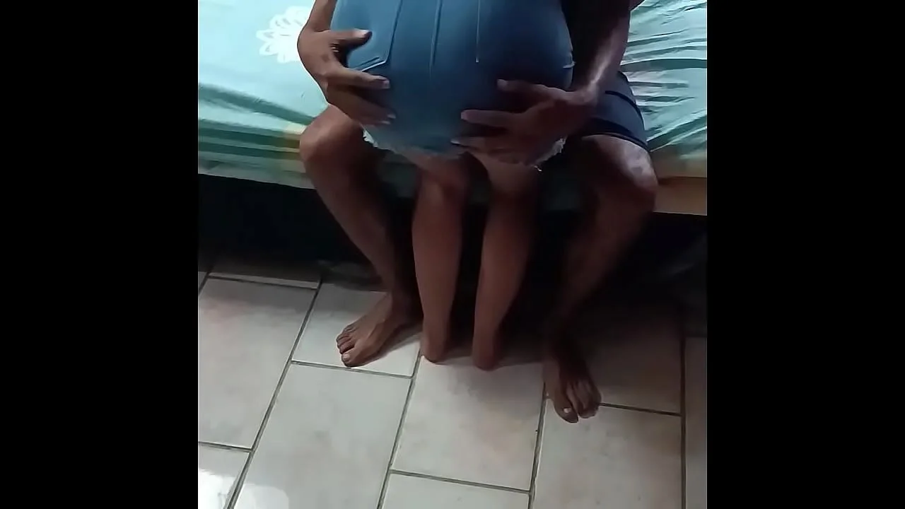 Me Cojo A Una Latina Sexy Y Caliente En Falda Corta A Cambio De Pagarle